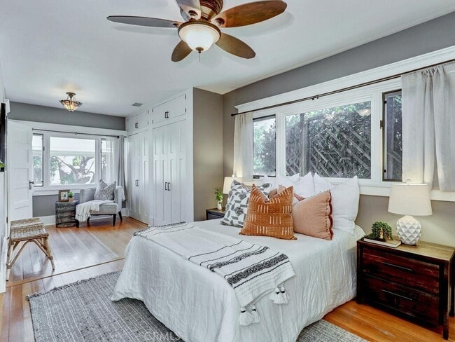 Building Photo - 229 Jacaranda Pl