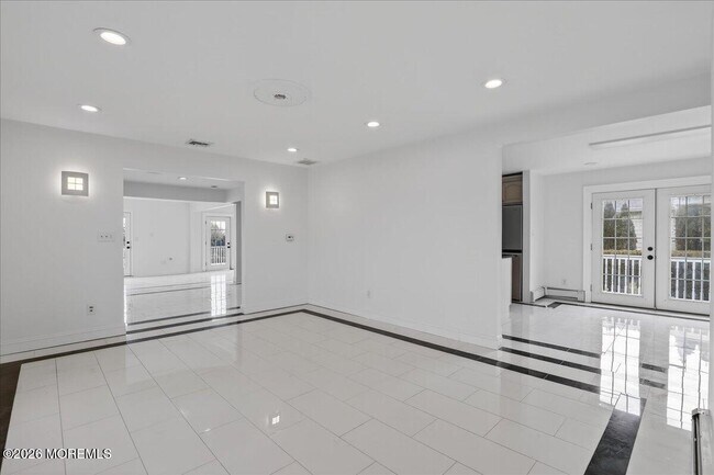 Building Photo - 8 Pullman Ave