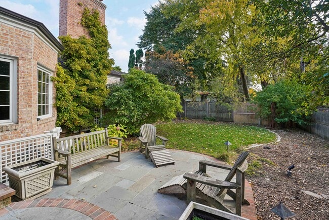 Building Photo - 5969 N Shore Dr