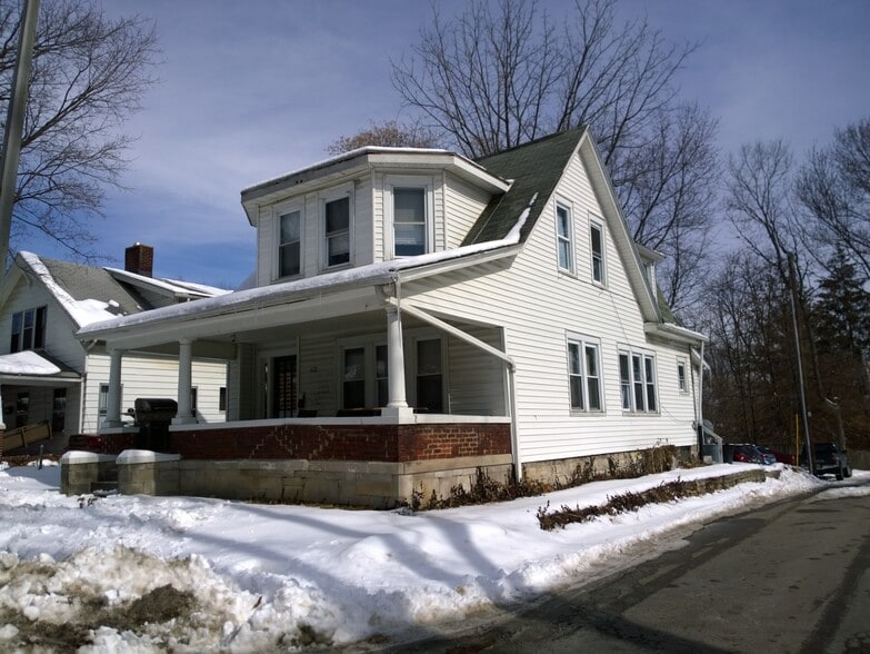 Building Photo - 612 N Washington St