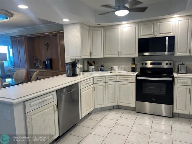 Building Photo - 4100 Galt Ocean Dr