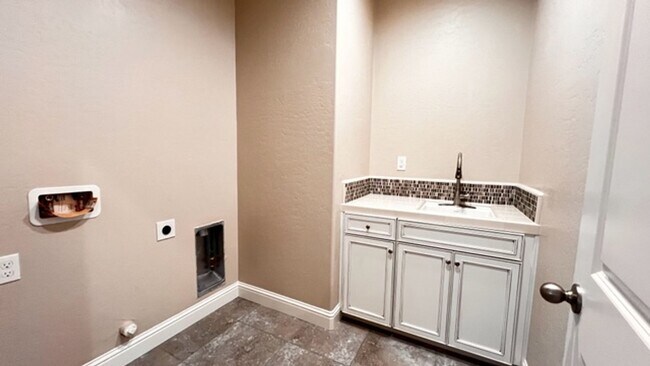 Building Photo - Beautiful Home for rent in Shannon Ranch in Visalia!