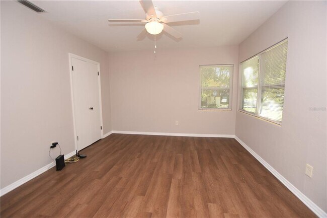 Building Photo - 636 Winfree Ave
