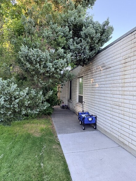 Building Photo - 375 W 550 N