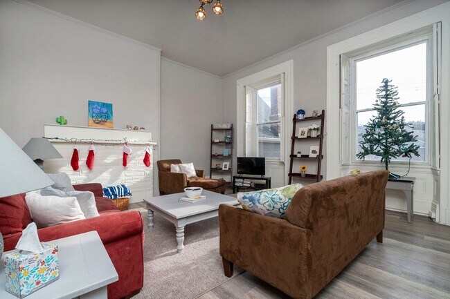 Building Photo - 2353 Sidney St