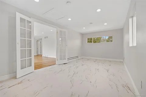 Building Photo - 4956 Umatilla St