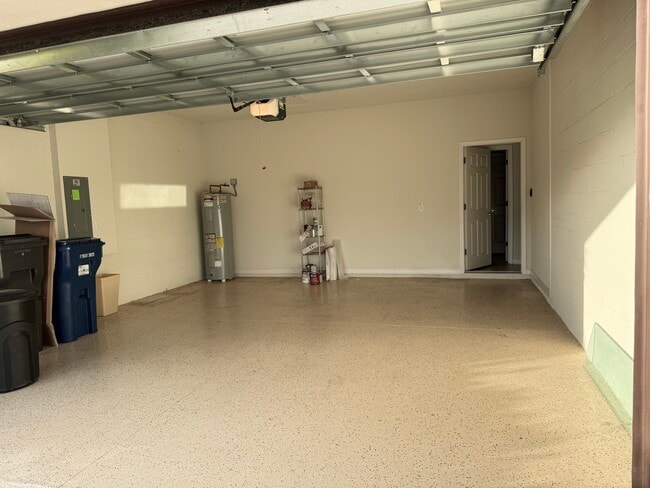 Building Photo - 5110 Levana St