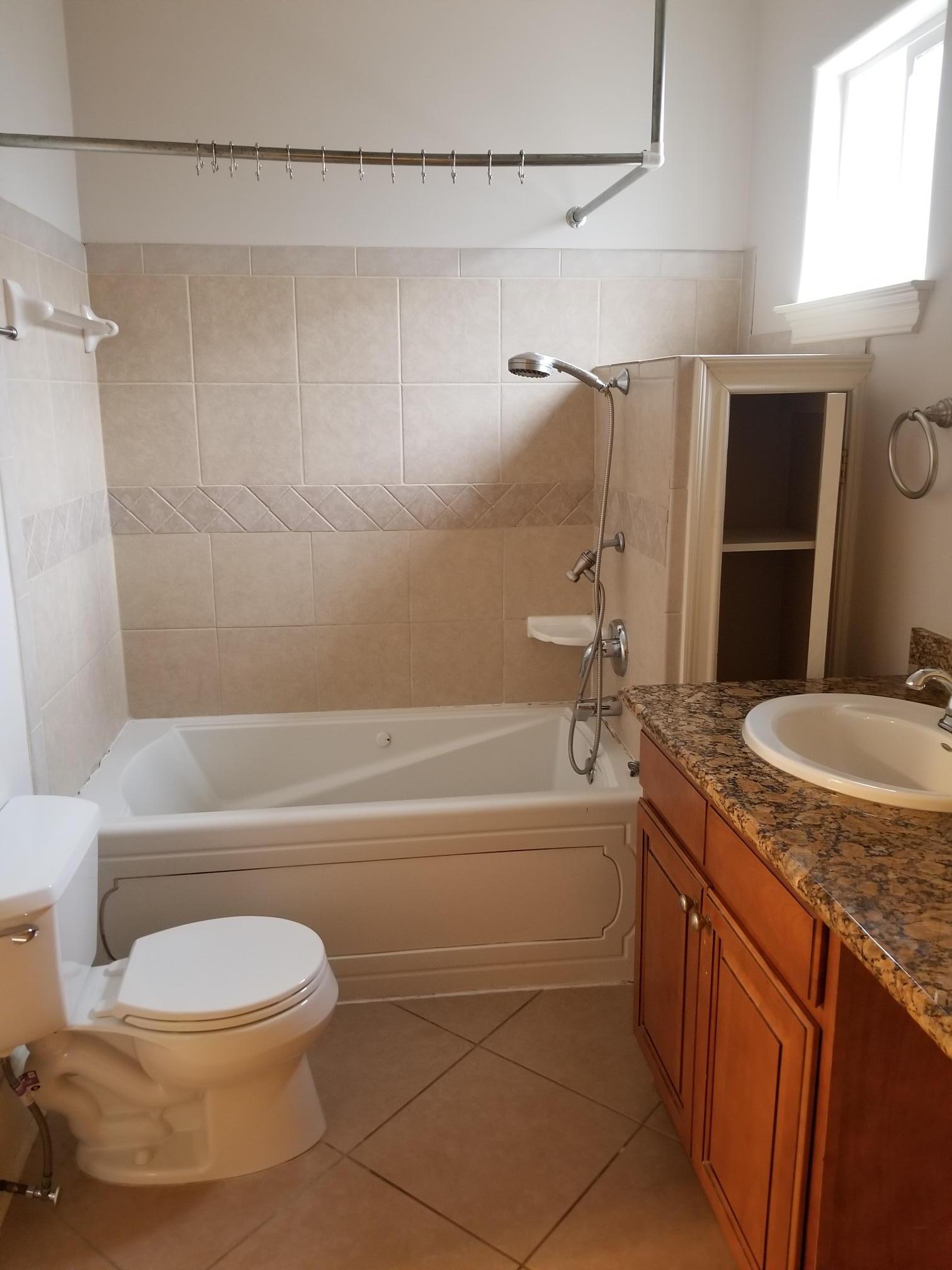 Primary bathroom - 1023 General Taylor