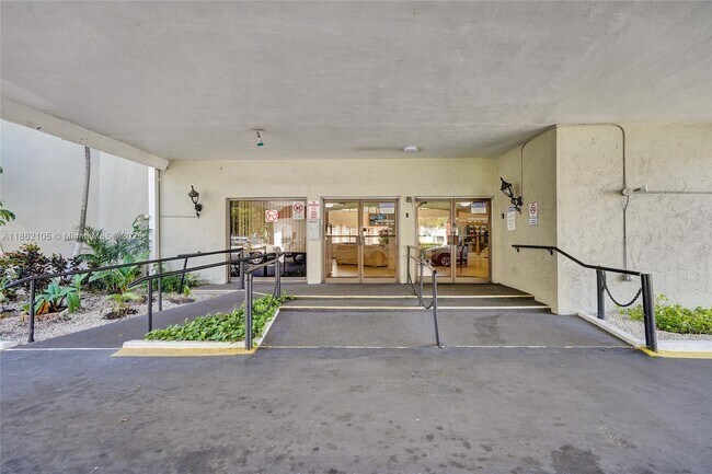 Building Photo - 4821 NW 22nd Ct