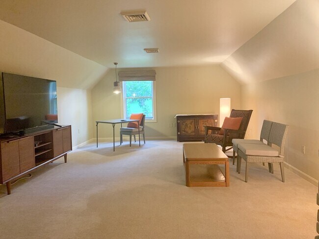Building Photo - 22 Amberwood Dr