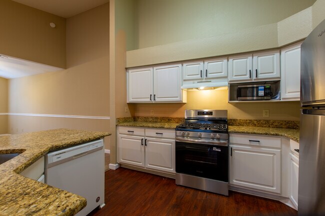 Building Photo - 13810 Sutton Park Dr N