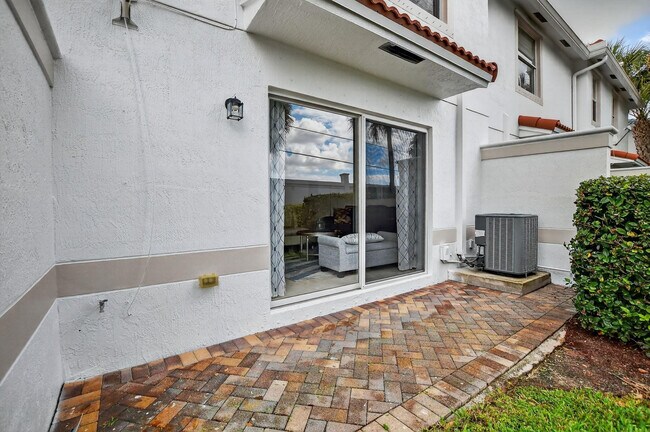 Building Photo - 22120 Majestic Woods Way