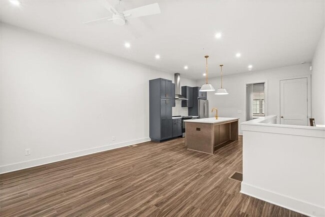 Building Photo - 1274 Longreen Ter NW