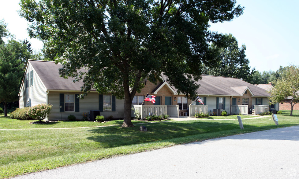 Primary Photo - Roxford Village Apartments