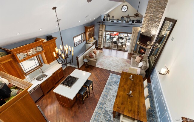 Building Photo - 847 E Broadway