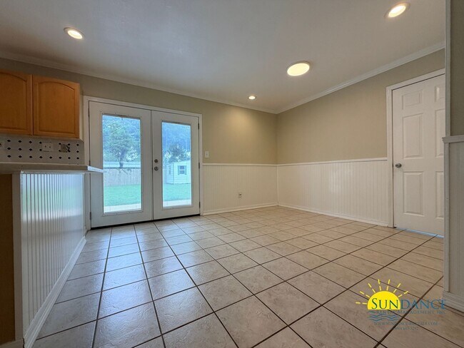 Building Photo - Spacious 3BR Home in Fort Walton Beach, Near Highway 98!
