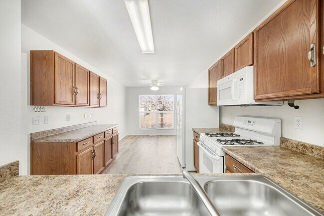 Building Photo - Freshly Updated 3-Bedroom Home Near Ft. Carson – Move-In Ready!