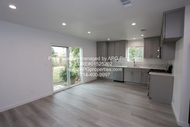 Building Photo - 838 S Gilbuck Dr