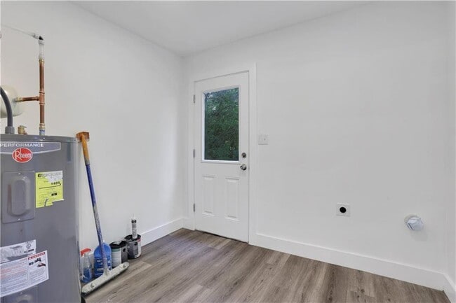 Building Photo - 2466 Old Hapeville Rd SW