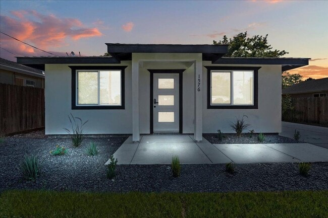 Building Photo - 4BR Home on 0.35-Acre Lot | Owned Solar