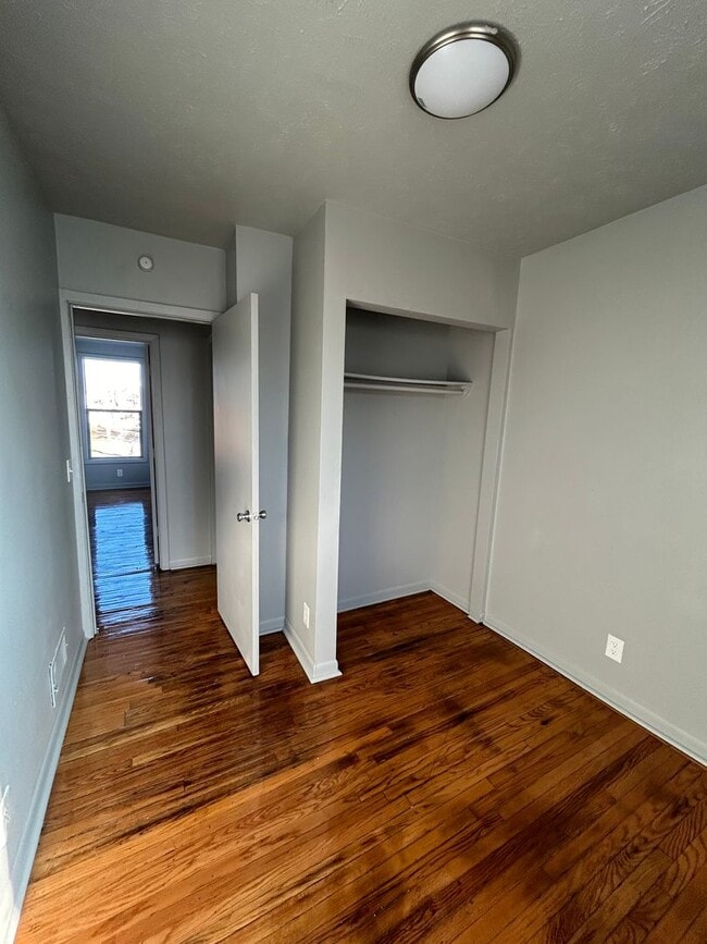 Building Photo - 4411 Davenport St