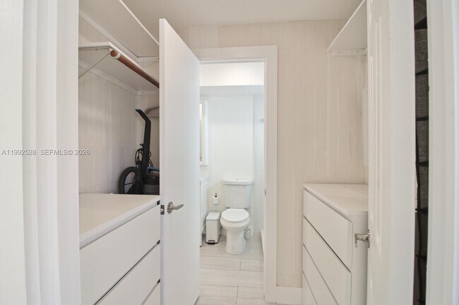 Building Photo - 1440 SE 15th St