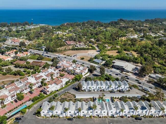 Building Photo - 28711 CA-1