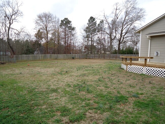 Building Photo - 220 Ruth Cir
