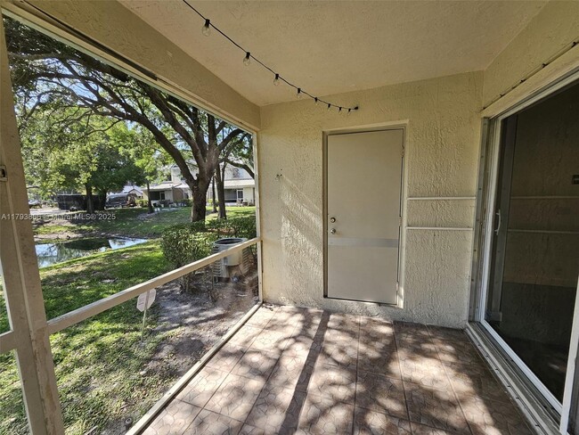 Building Photo - 117 SW 96th Ave