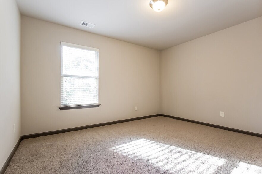 Building Photo - 631 Sweet Ashley Way