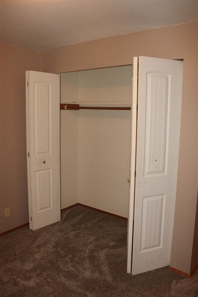 Building Photo - 3 Bedroom, 2 Bathroom House