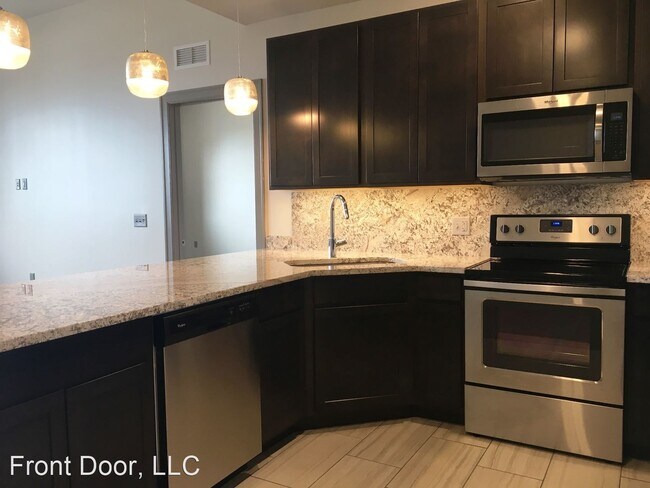 Building Photo - 215 N Main St