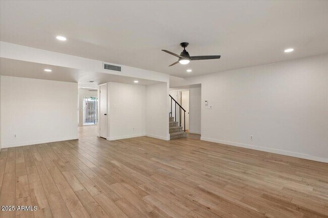 Building Photo - 7803 E Vernon Ave