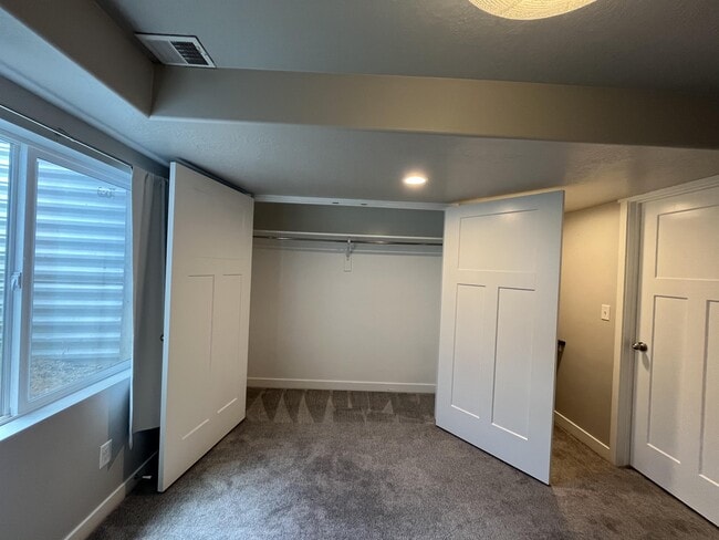 Building Photo - 621 Koins Way