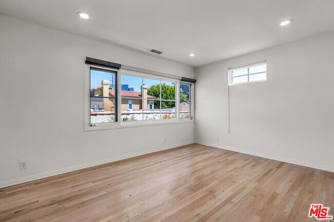 Building Photo - 1521 Midvale Ave