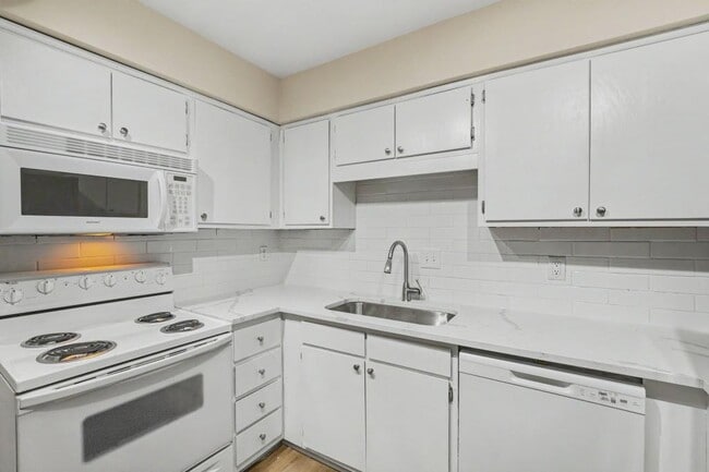 Building Photo - 1309 Hudson Ave