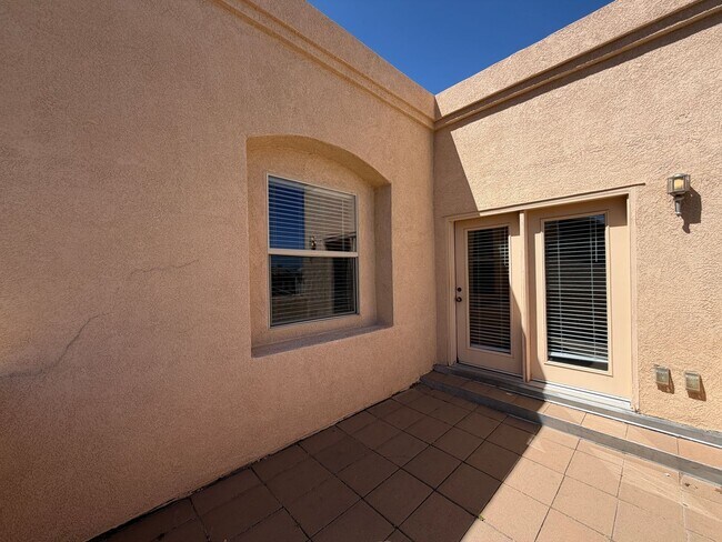 Building Photo - 4 Bedroom Home Plus Office Available Near Eubank Blvd NE & Paseo Del Norte!