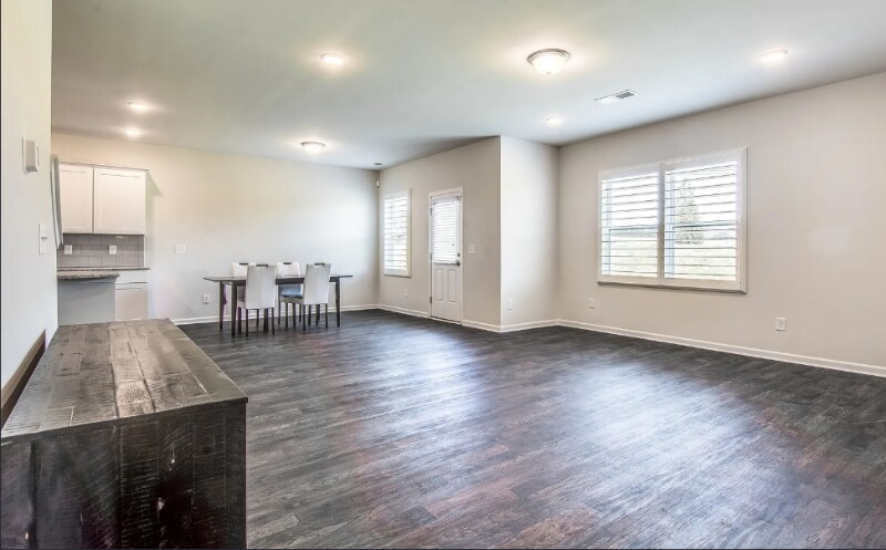 Building Photo - 1621 Standing Stone Dr