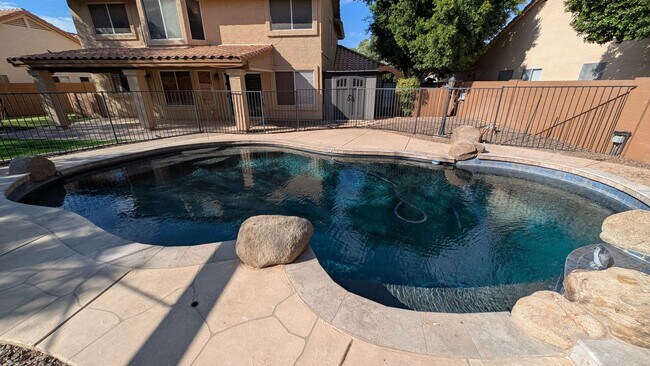 Building Photo - 4 Bedroom Home in the Waters Edge at Ocotillo Community Near W Queen Creek Rd and S Dobson Rd!