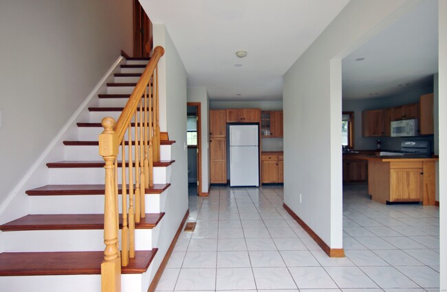Building Photo - 290 Folino Dr