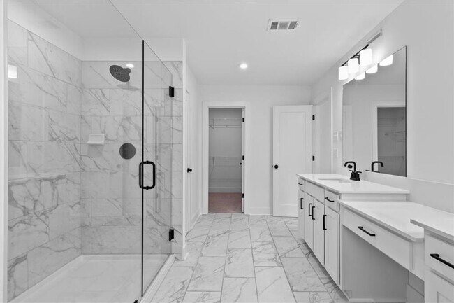 Building Photo - 3376 Macaiva Aly