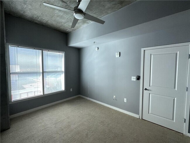 Building Photo - 250 Pharr Rd NE