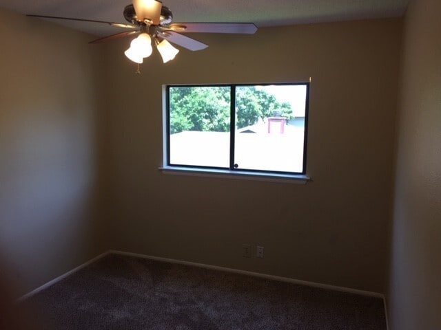 Building Photo - Spacious 4-Bedroom, 2.5-Bath Home with One-Car Garage!