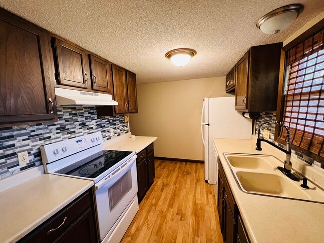 Building Photo - Longfellow