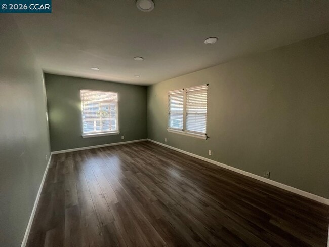 Building Photo - 3620 Chestnut St