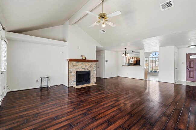 Building Photo - 806 N Willow Dr