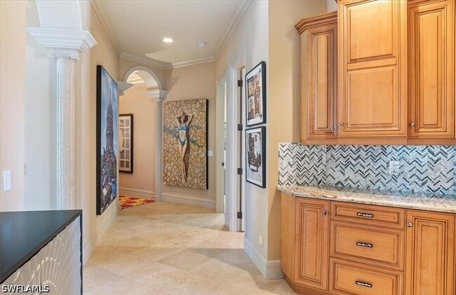 Building Photo - 550 21st Ave S