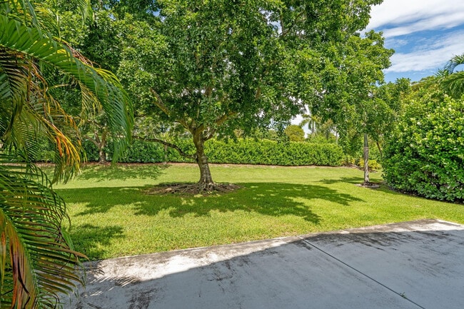 Building Photo - 7803 NW 70th Ave