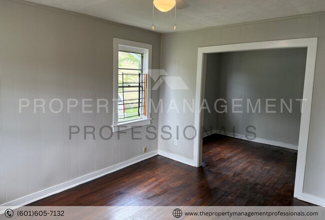 Building Photo - 1314 Alamo St