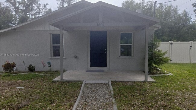 Primary Photo - 1601 E Annona Ave
